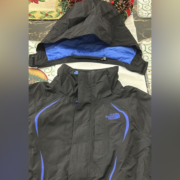 The North Face Winter Two-in-One Jacket, Size M - Picture 16 of 16